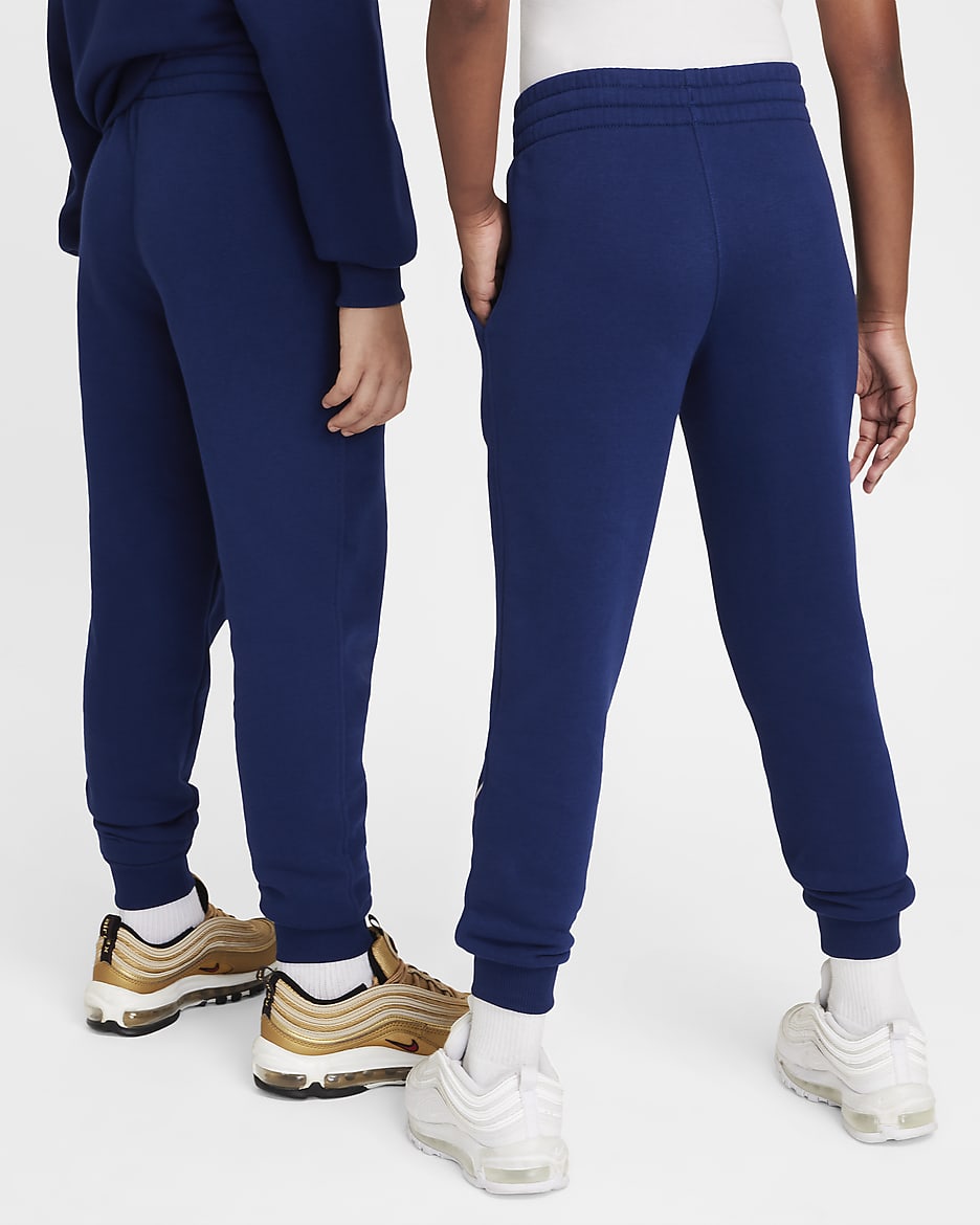 CR7 Club Fleece Older Kids Football Joggers. Nike ID